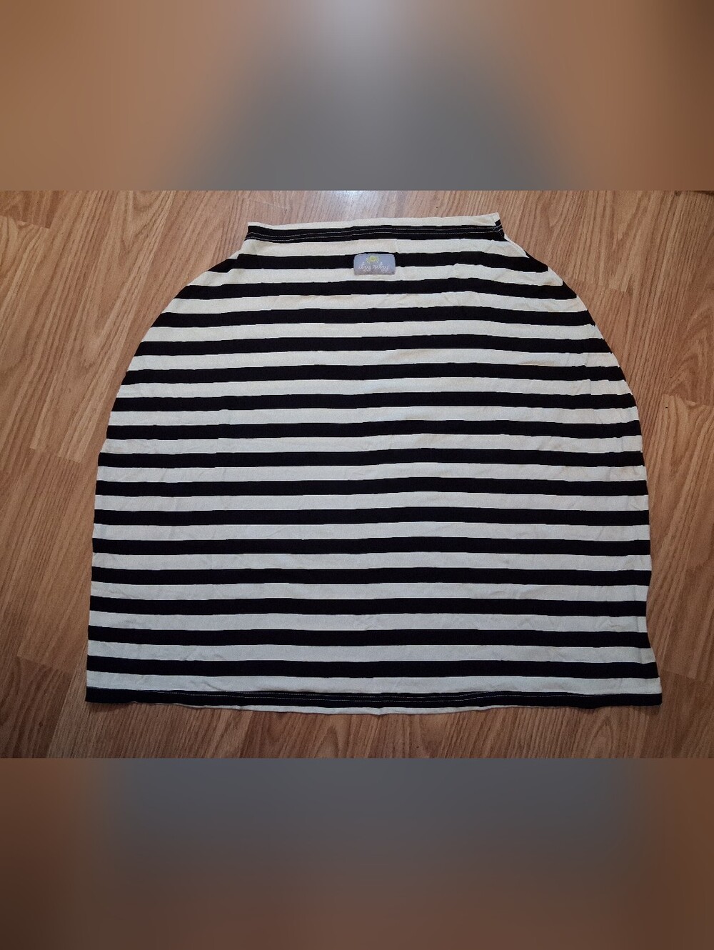 ITZY RITZY Carseat and/or Nursing Cover.  Black & White Striped.